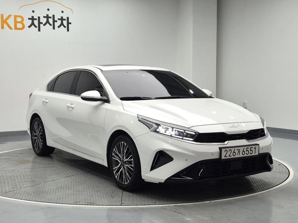 2022 KIA THE NEW K3 