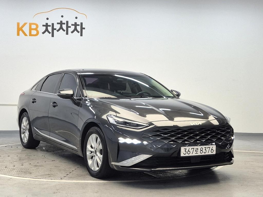 2022 KIA K8 