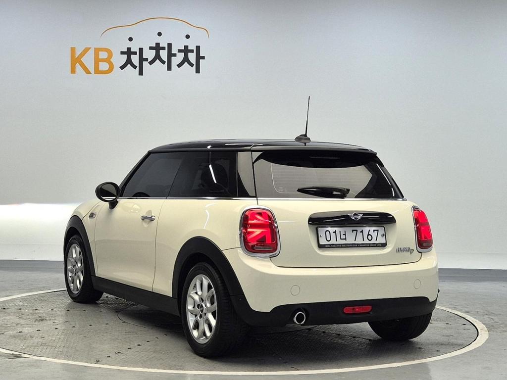 2019 MINI COOPER 