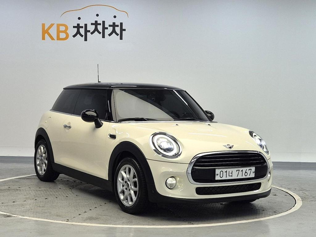 2019 MINI COOPER 