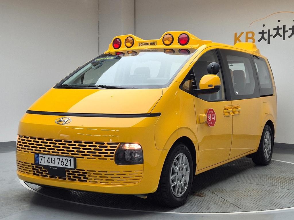 2022 HYUNDAI STARIA 