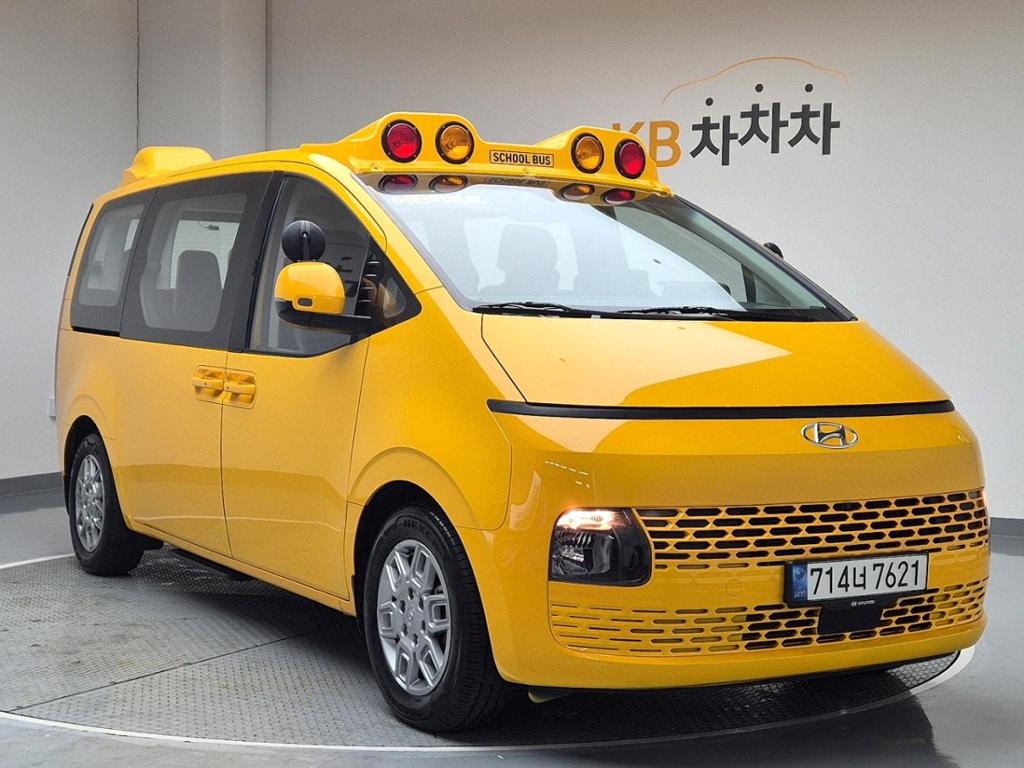 2022 HYUNDAI STARIA 