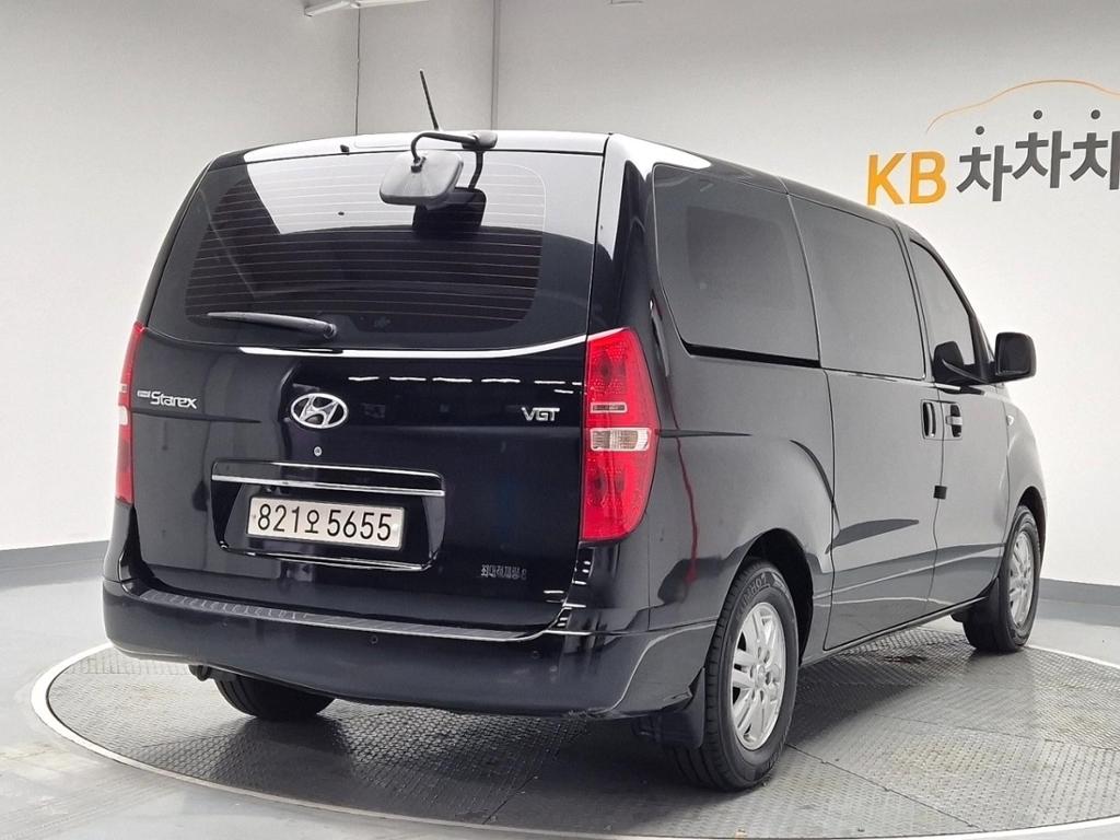 2018 HYUNDAI GRAND STAREX 