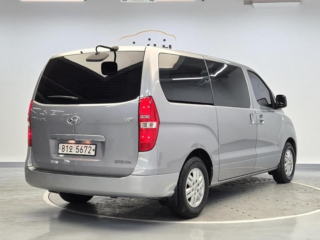 2017 HYUNDAI GRAND STAREX 