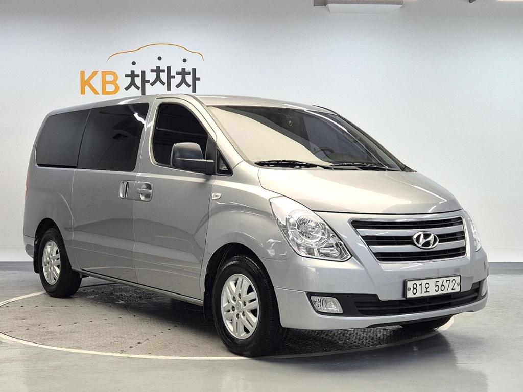 2017 HYUNDAI GRAND STAREX 
