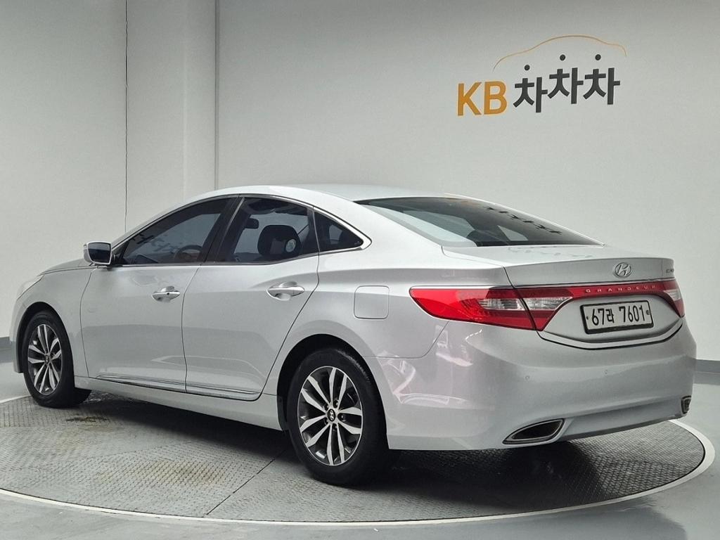 2011 HYUNDAI GRANDEUR HG 