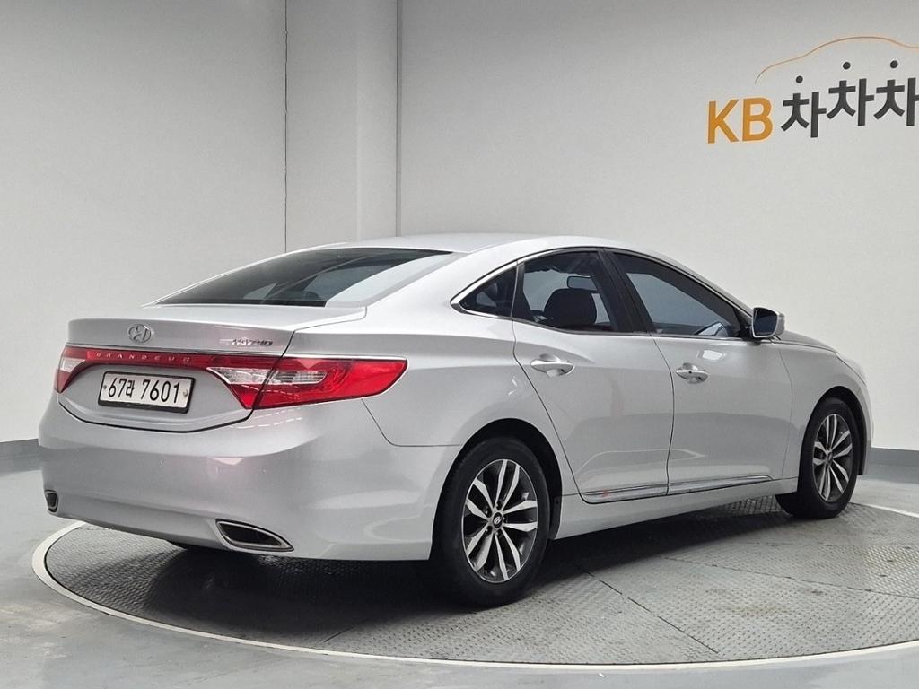 2011 HYUNDAI GRANDEUR HG 