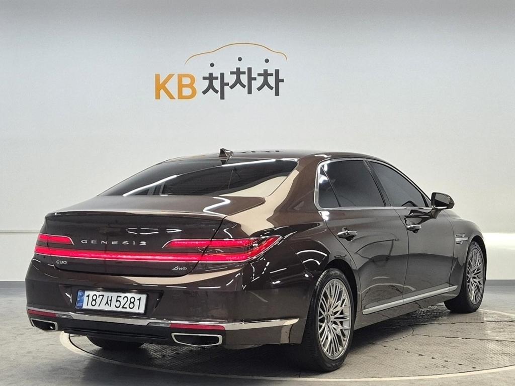 2021 GENESIS G90 