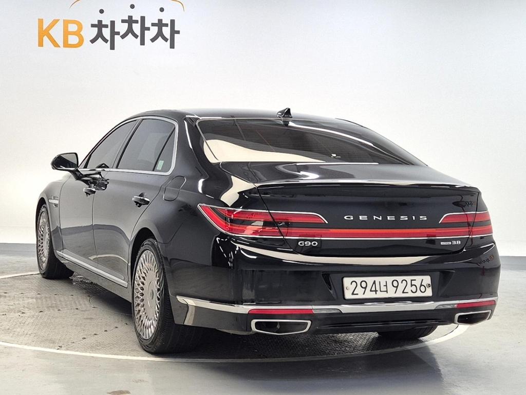 2020 GENESIS G90 
