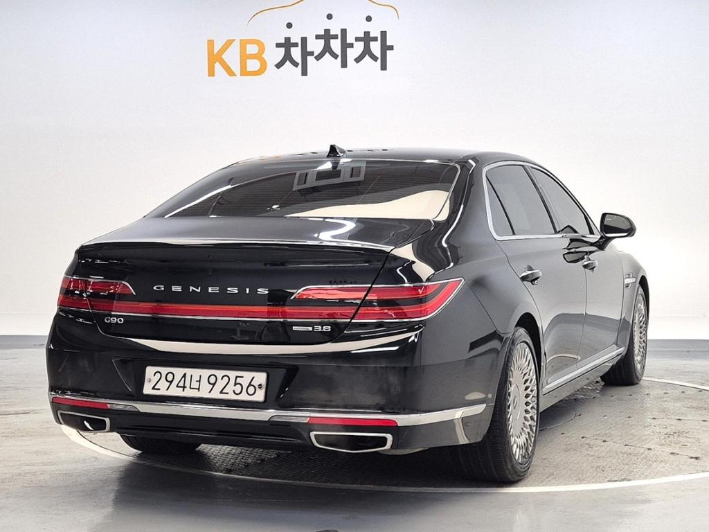 2020 GENESIS G90 