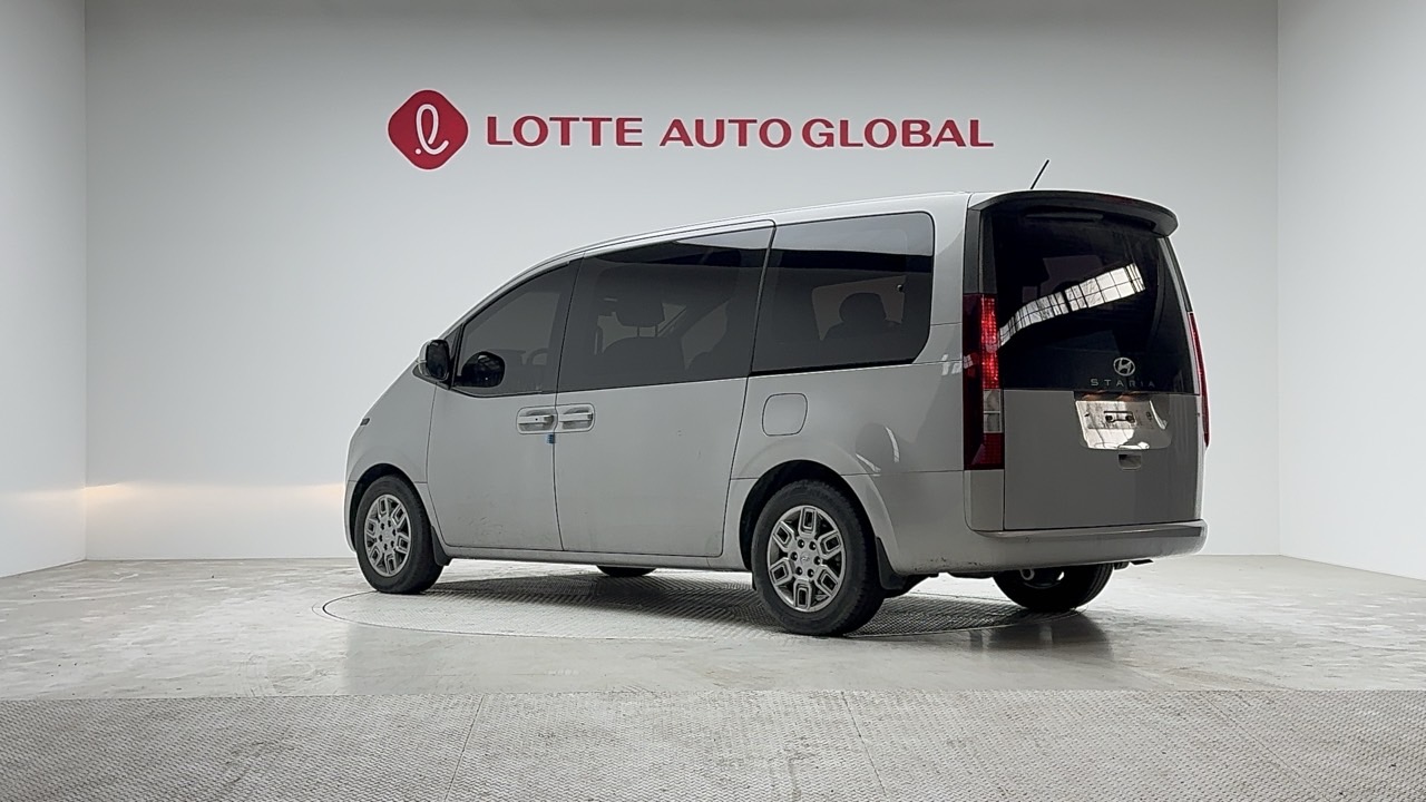 2022 HYUNDAI STARIA 2.2 Diesel Tourer 11seat 4W Modern