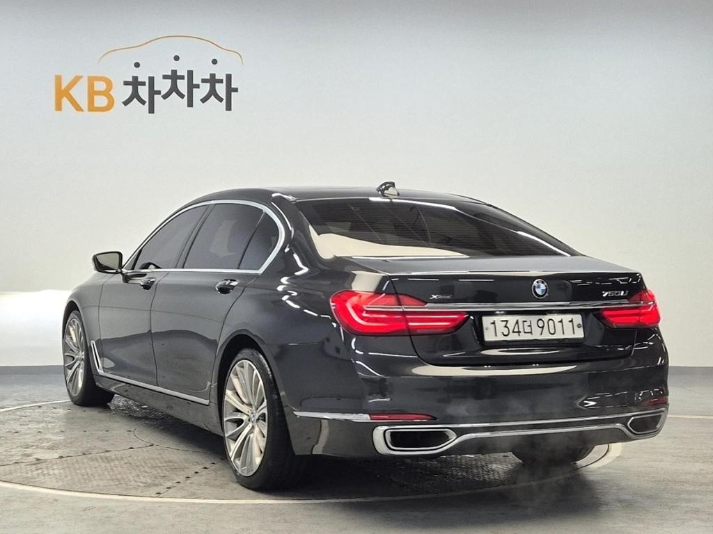 2018 BMW 7 SERIES (6Gen) 