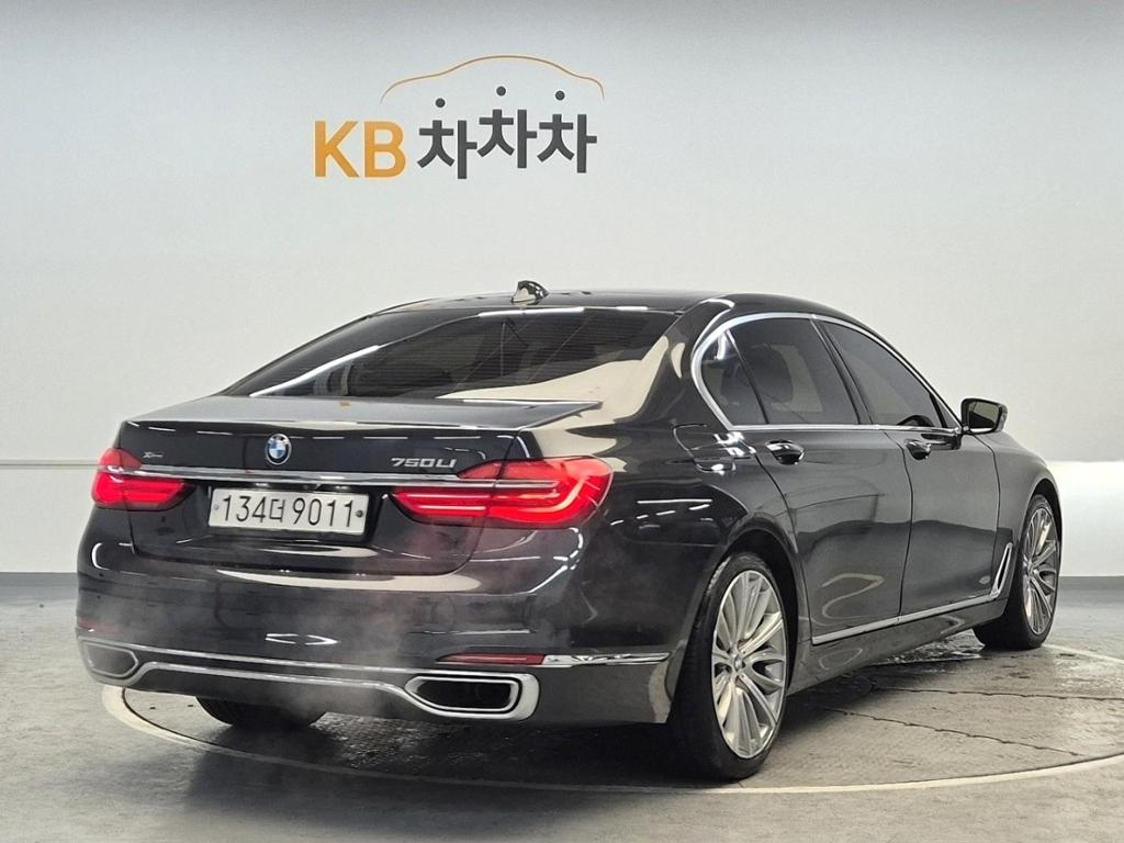 2018 BMW 7 SERIES (6Gen) 