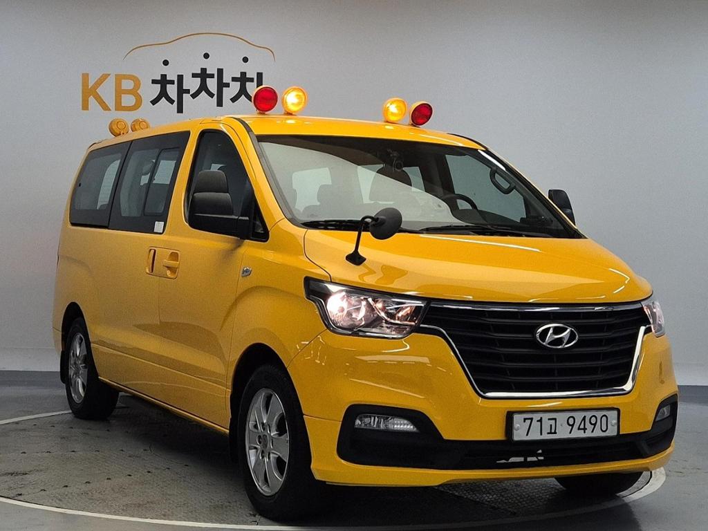 2019 HYUNDAI THE NEW GRAND STAREX 