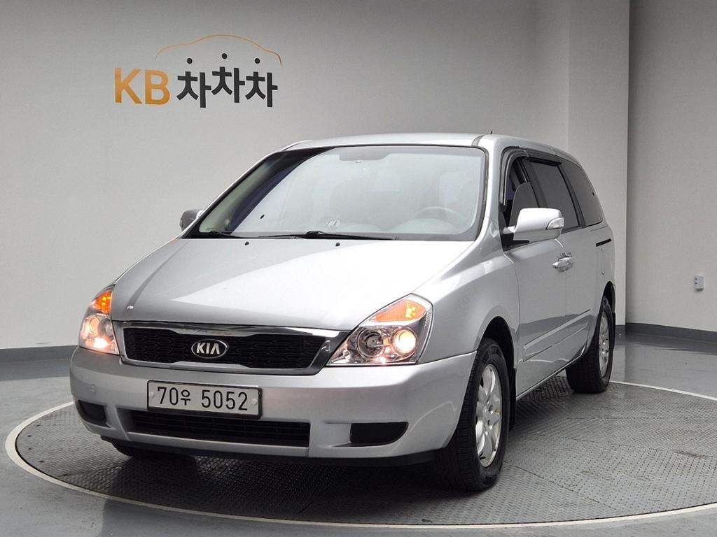 2013 KIA CARNIVAL R 