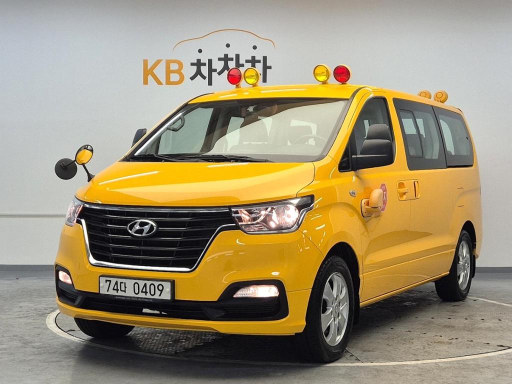 2021 HYUNDAI THE NEW GRAND STAREX 