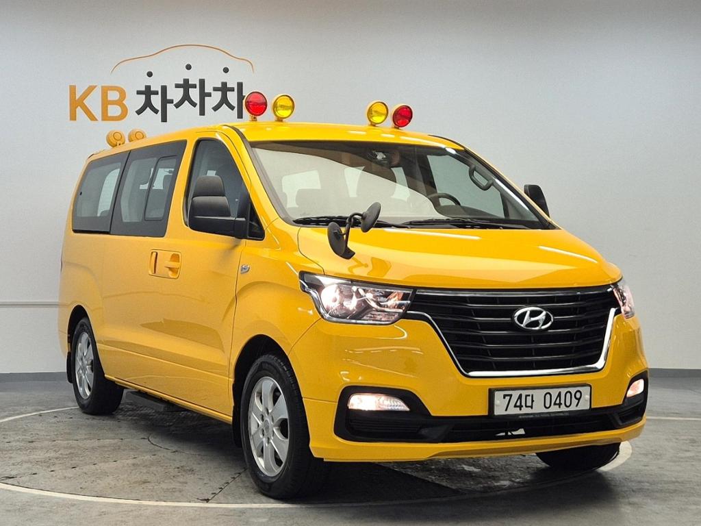 2021 HYUNDAI THE NEW GRAND STAREX 