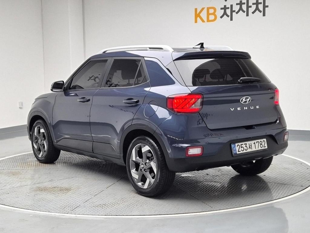 2021 HYUNDAI VENUE 