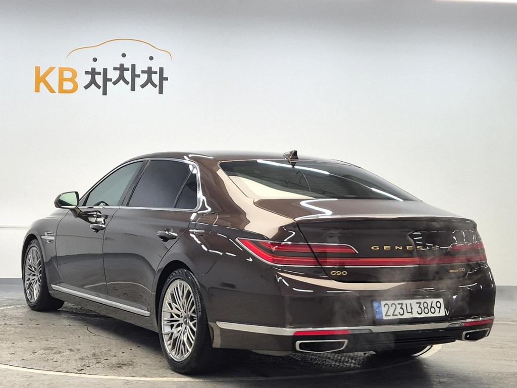 2021 GENESIS G90 
