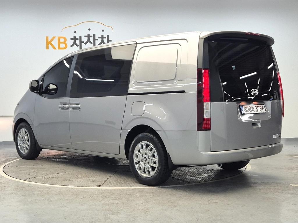 2025 HYUNDAI STARIA 