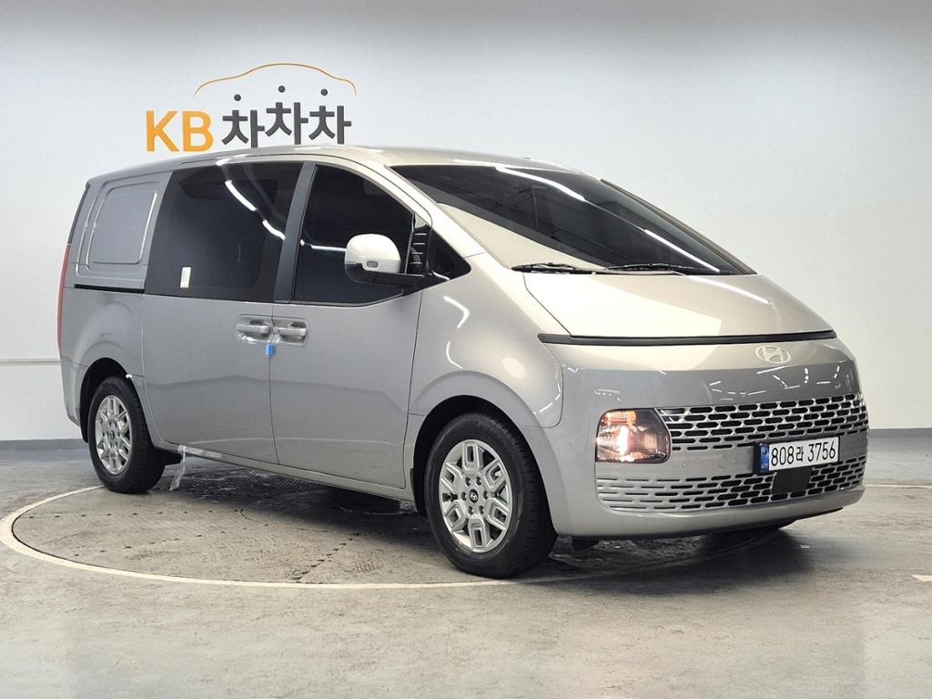 2025 HYUNDAI STARIA 