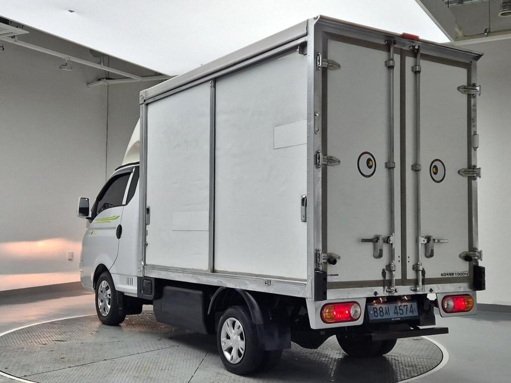 2023 HYUNDAI PORTER II ELECTRIC 
