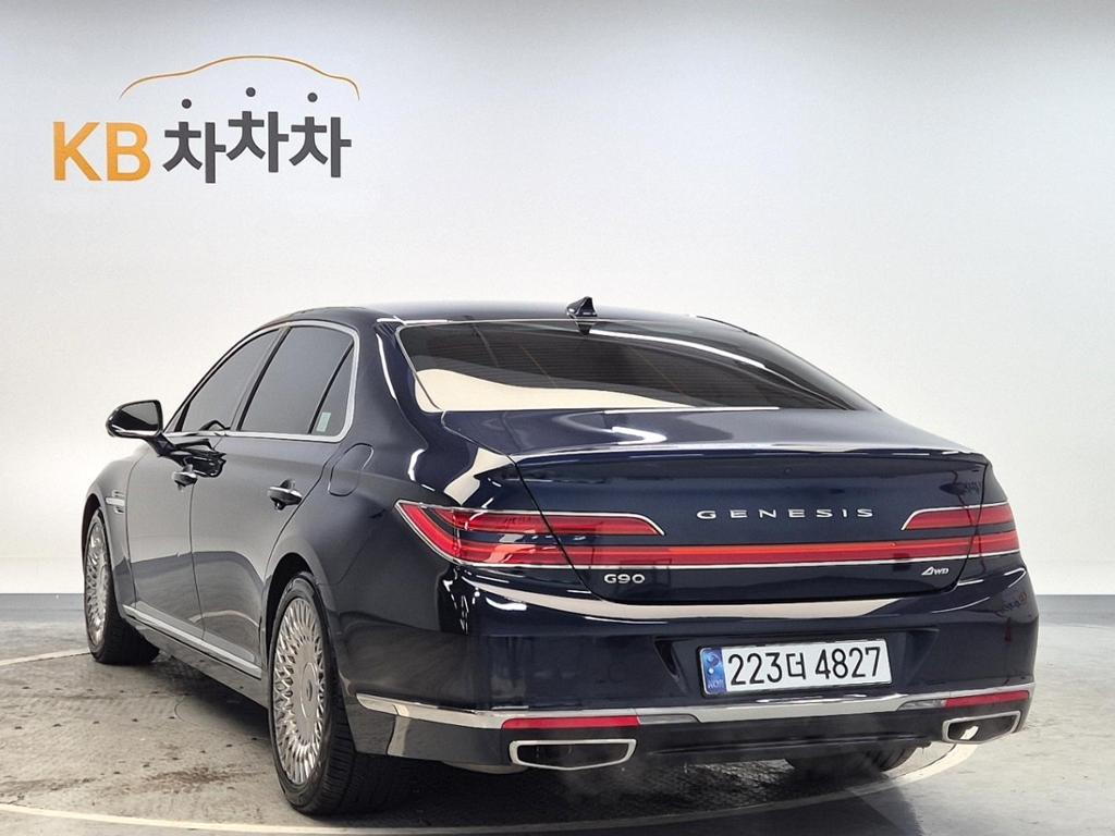 2021 GENESIS G90 