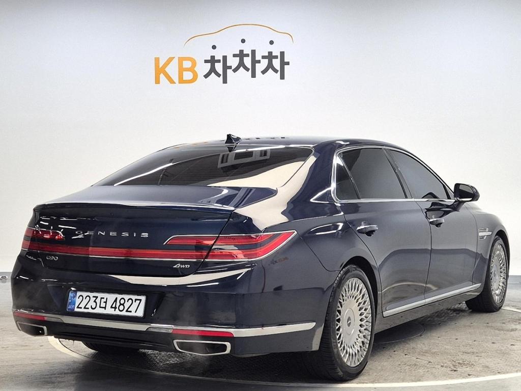 2021 GENESIS G90 