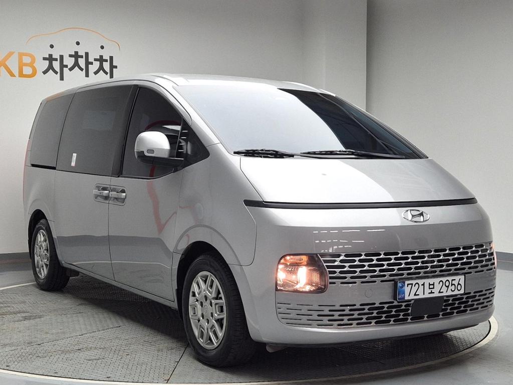 2023 HYUNDAI STARIA 