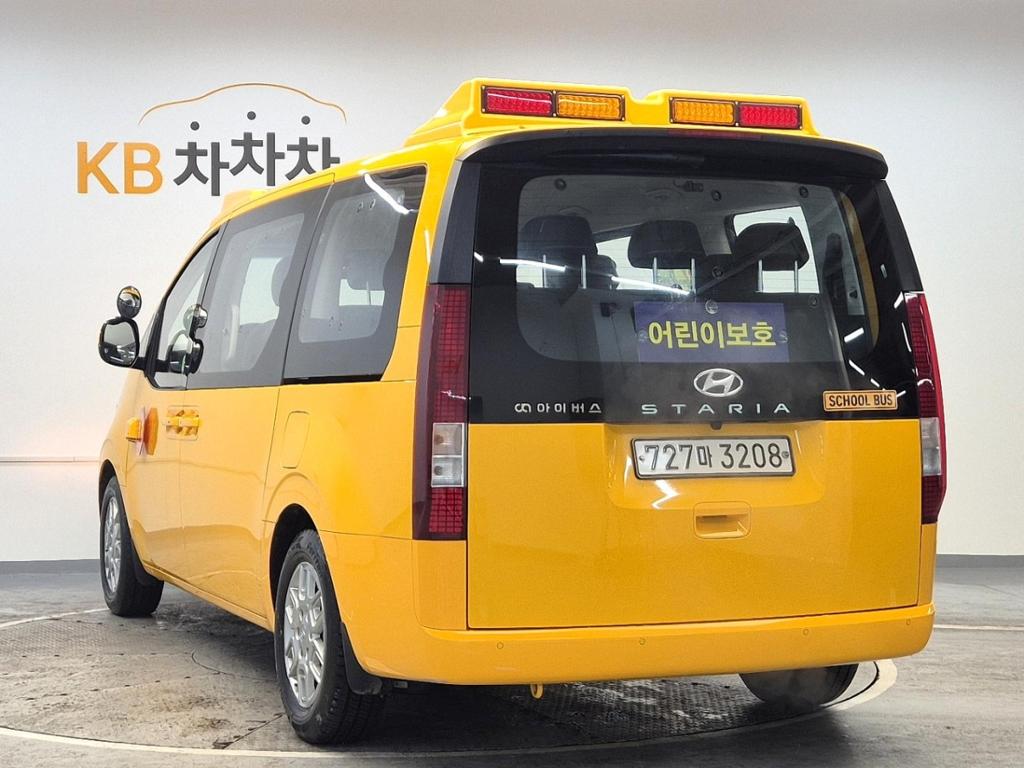 2023 HYUNDAI STARIA 