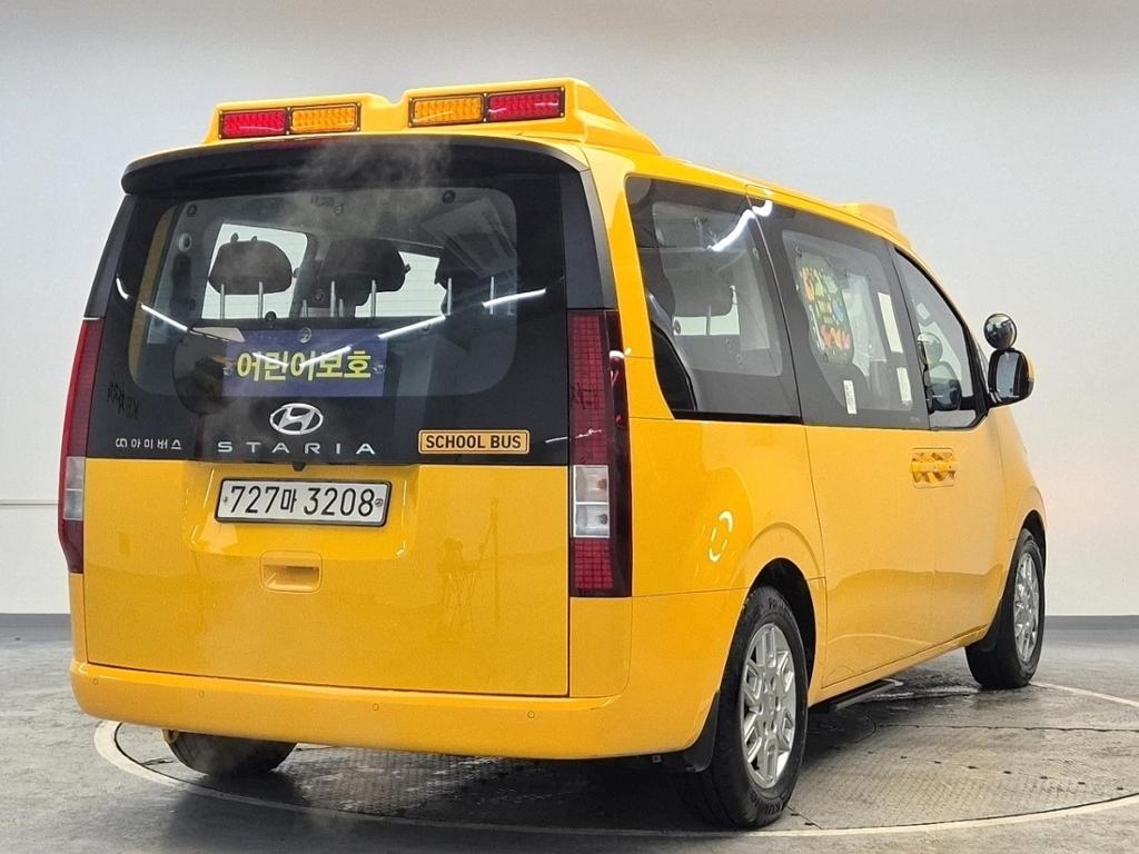 2023 HYUNDAI STARIA 