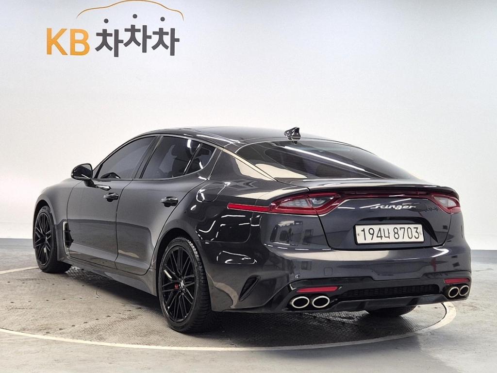 2018 KIA STINGER 