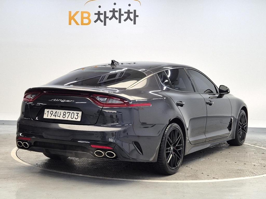 2018 KIA STINGER 