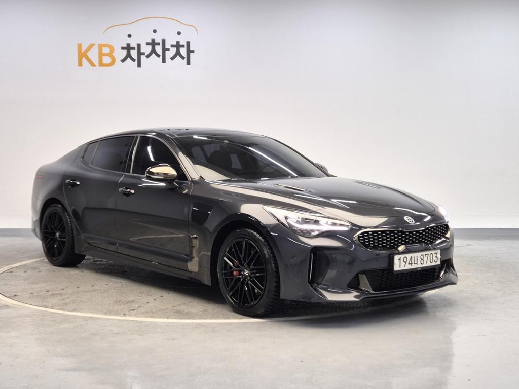2018 KIA STINGER 