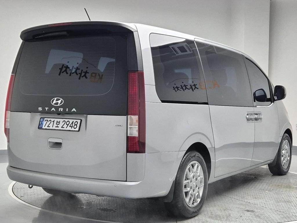 2023 HYUNDAI STARIA 