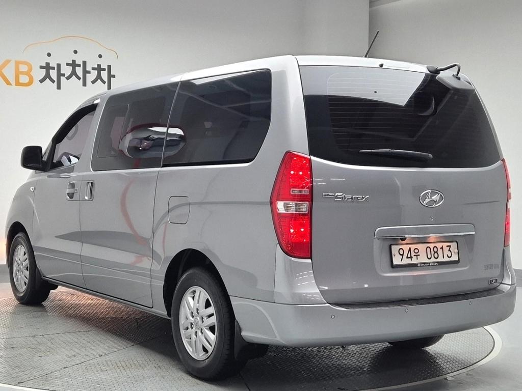 2018 HYUNDAI GRAND STAREX 