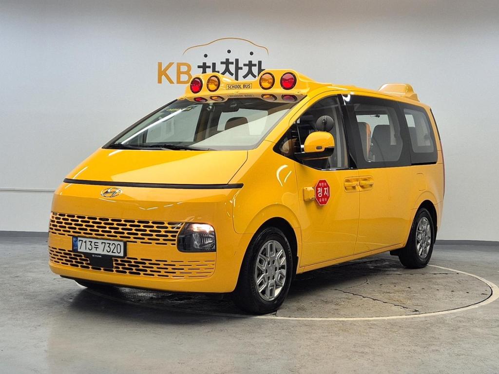 2022 HYUNDAI STARIA 