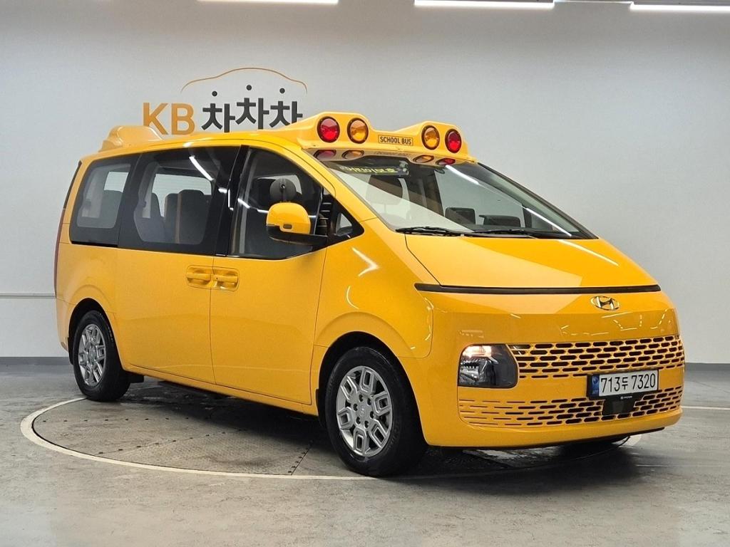 2022 HYUNDAI STARIA 