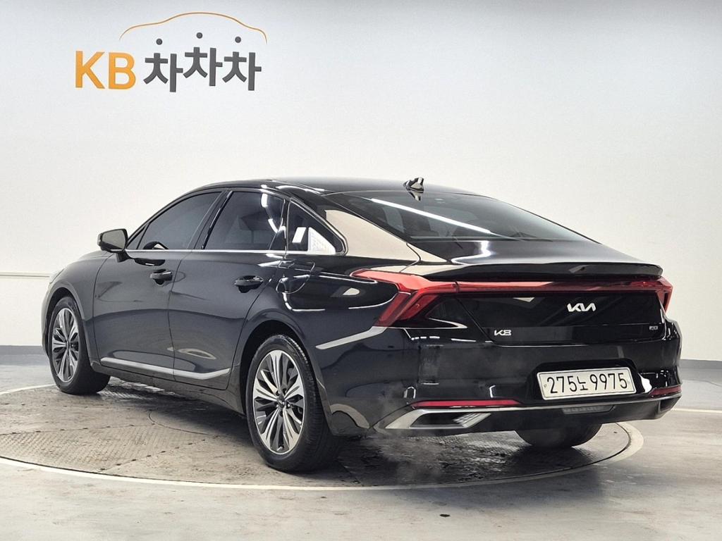 2022 KIA K8 