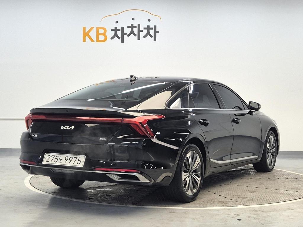 2022 KIA K8 