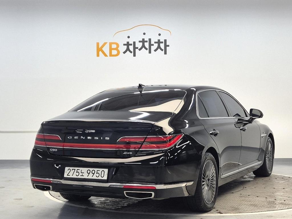 2021 GENESIS G90 