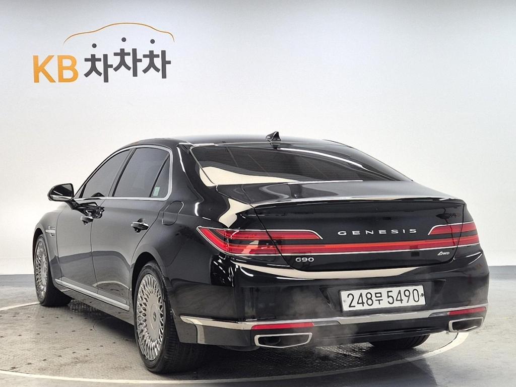 2021 GENESIS G90 