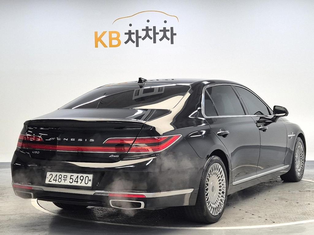 2021 GENESIS G90 