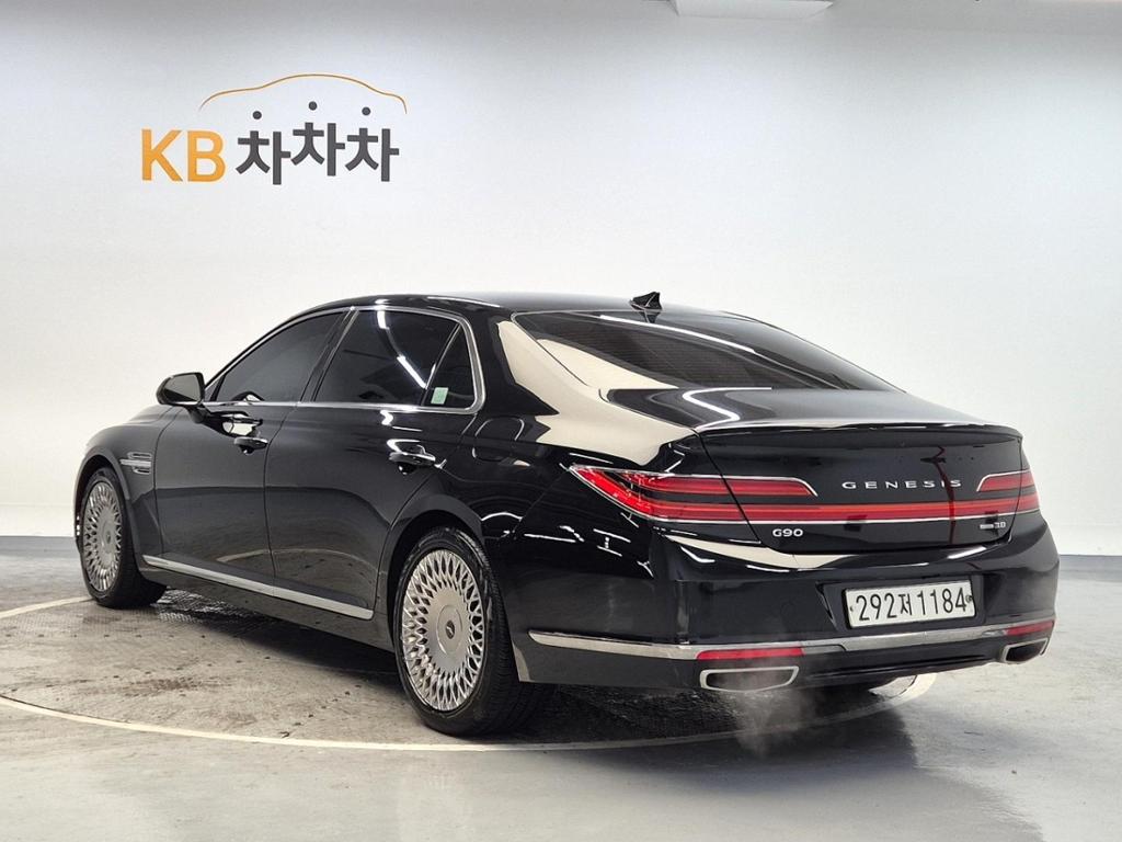 2019 GENESIS G90 