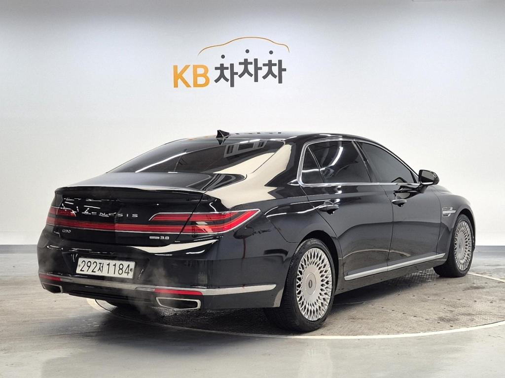 2019 GENESIS G90 