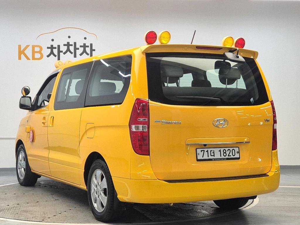 2019 HYUNDAI THE NEW GRAND STAREX 