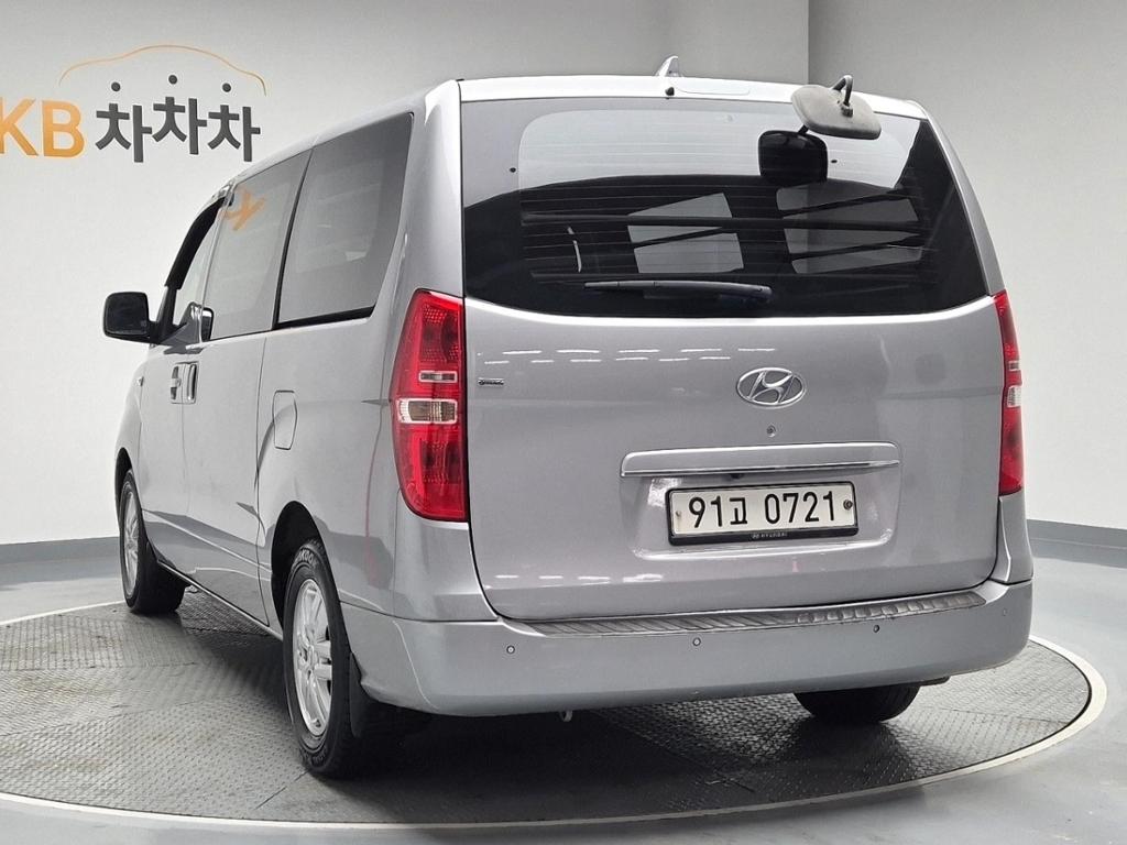 2018 HYUNDAI GRAND STAREX 