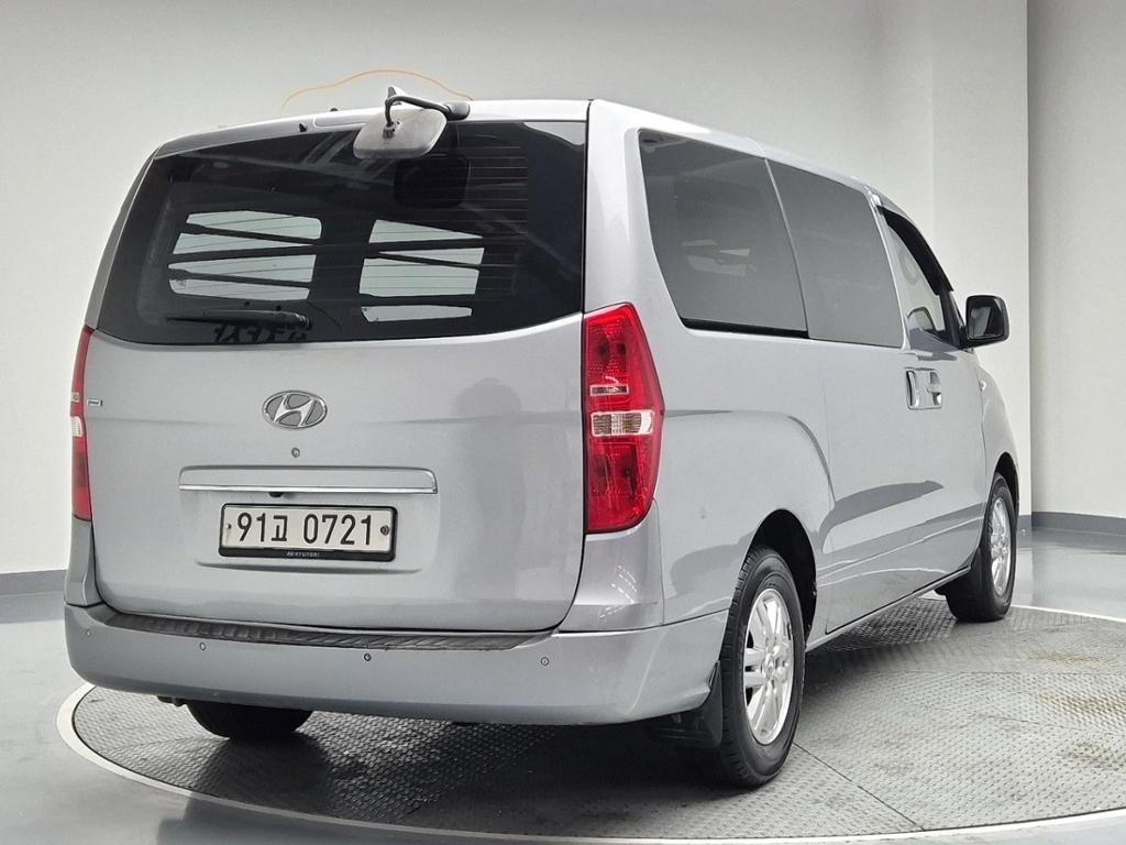 2018 HYUNDAI GRAND STAREX 