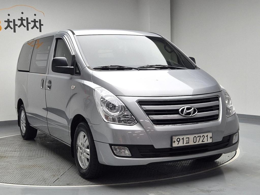 2018 HYUNDAI GRAND STAREX 