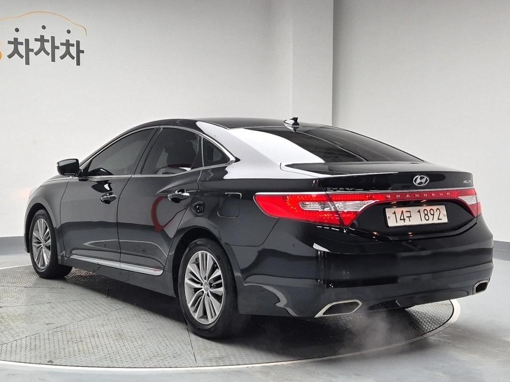 2017 HYUNDAI GRANDEUR HG 